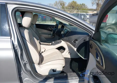 2015 Chrysler 200 C z USA, uszkodzony, nr VIN 1C3CCCCG9FN510233